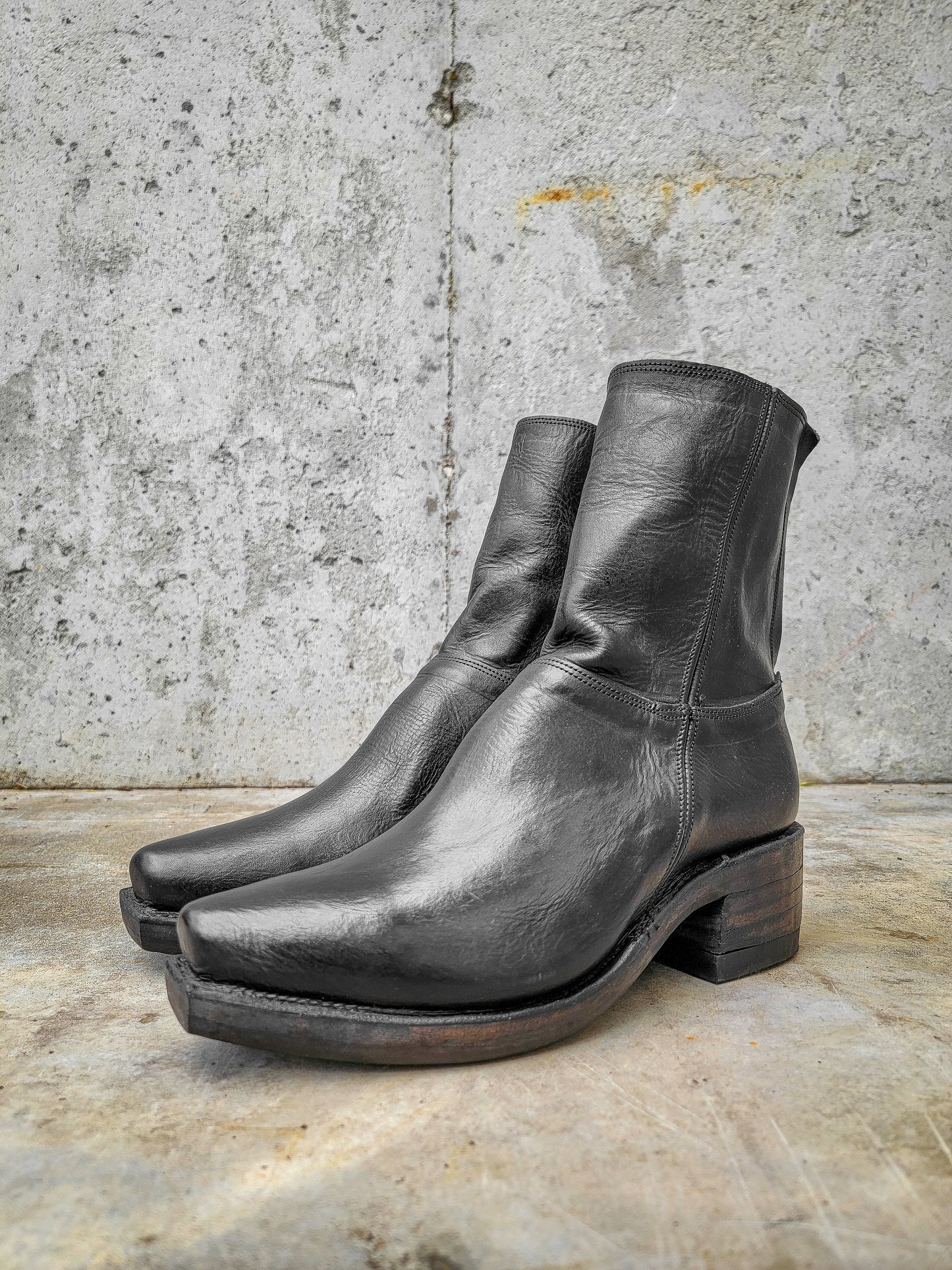 001: Black (Oil Finish)