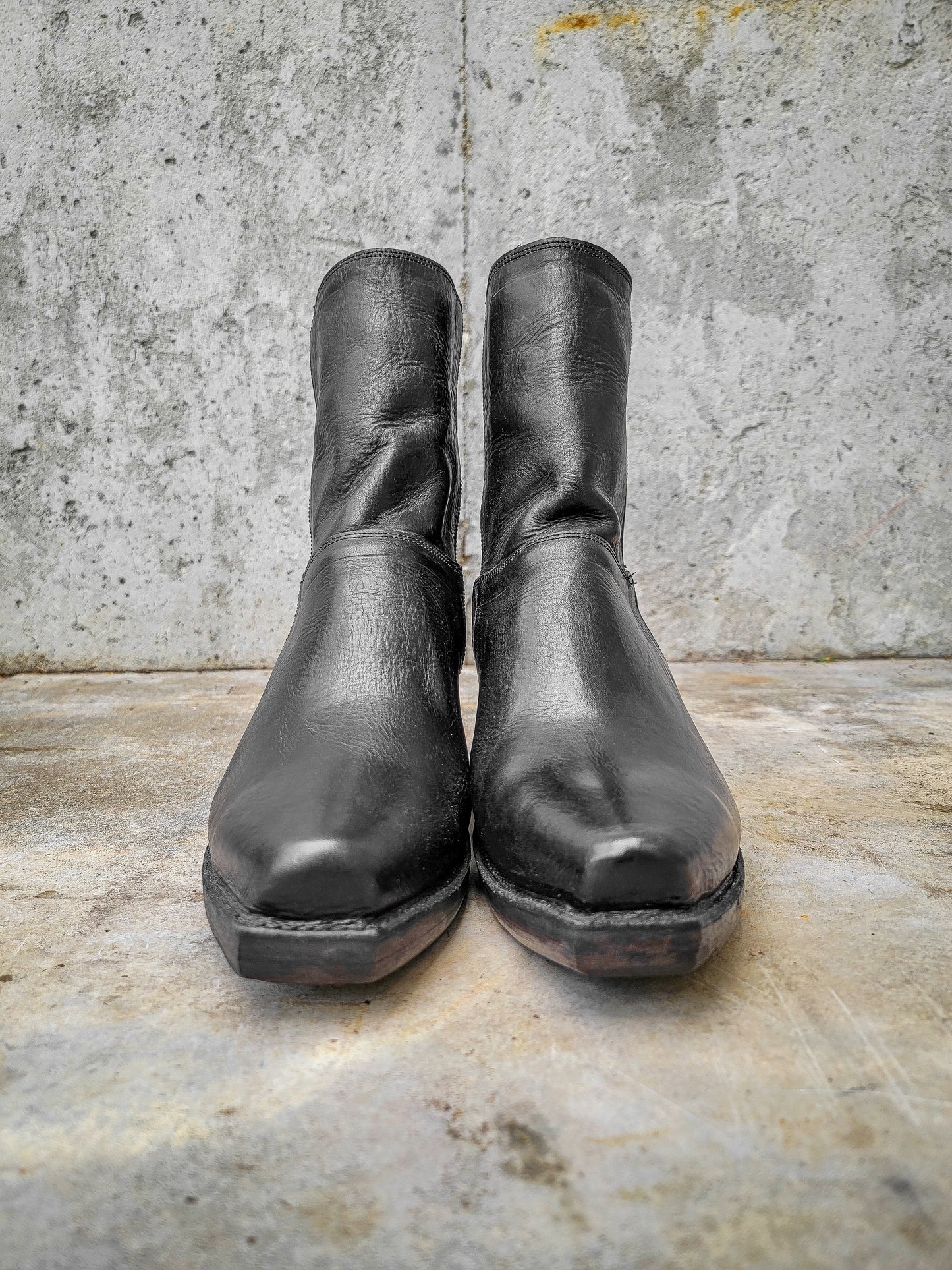 001: Black (Oil Finish)