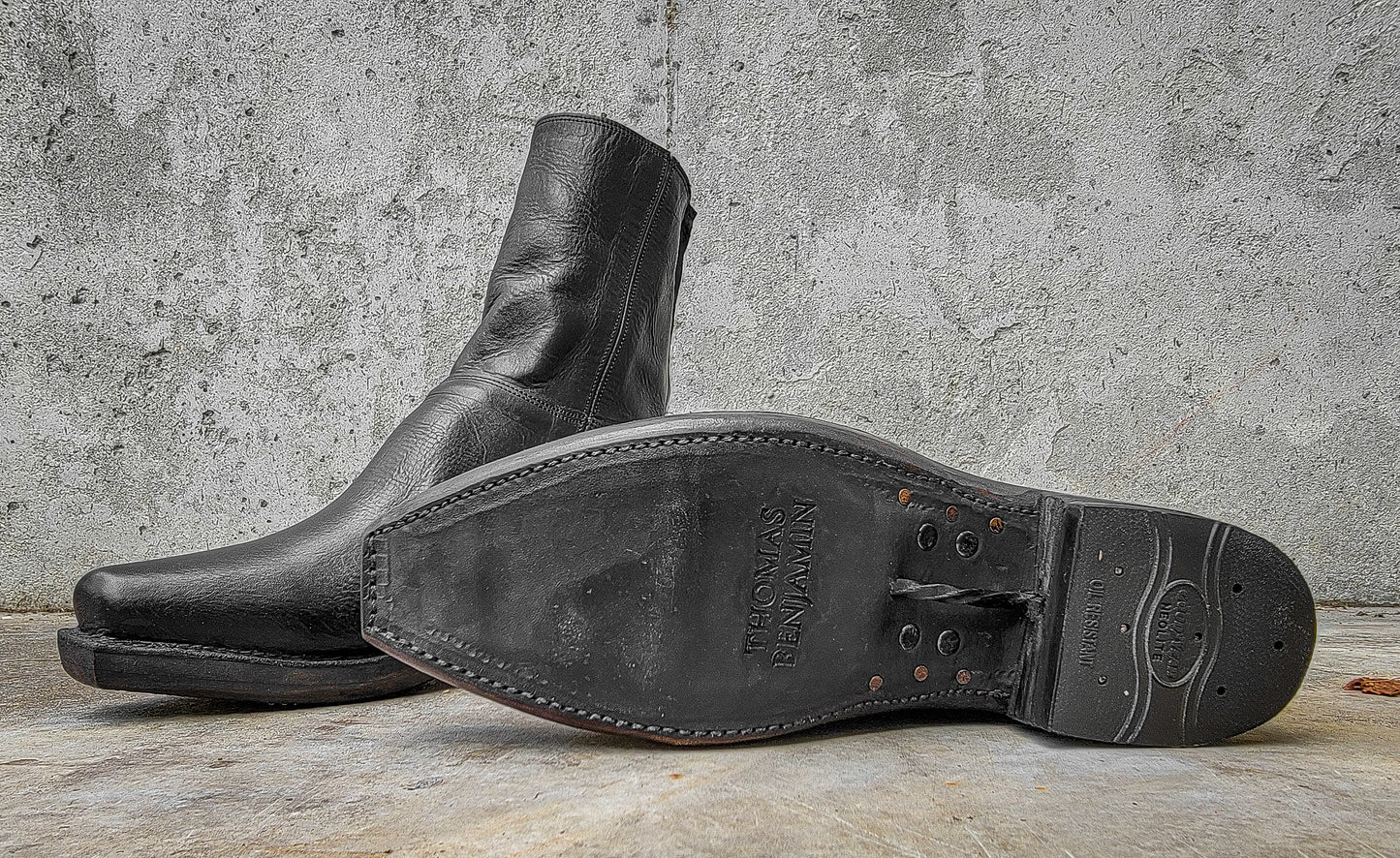 001: Black (Oil Finish)