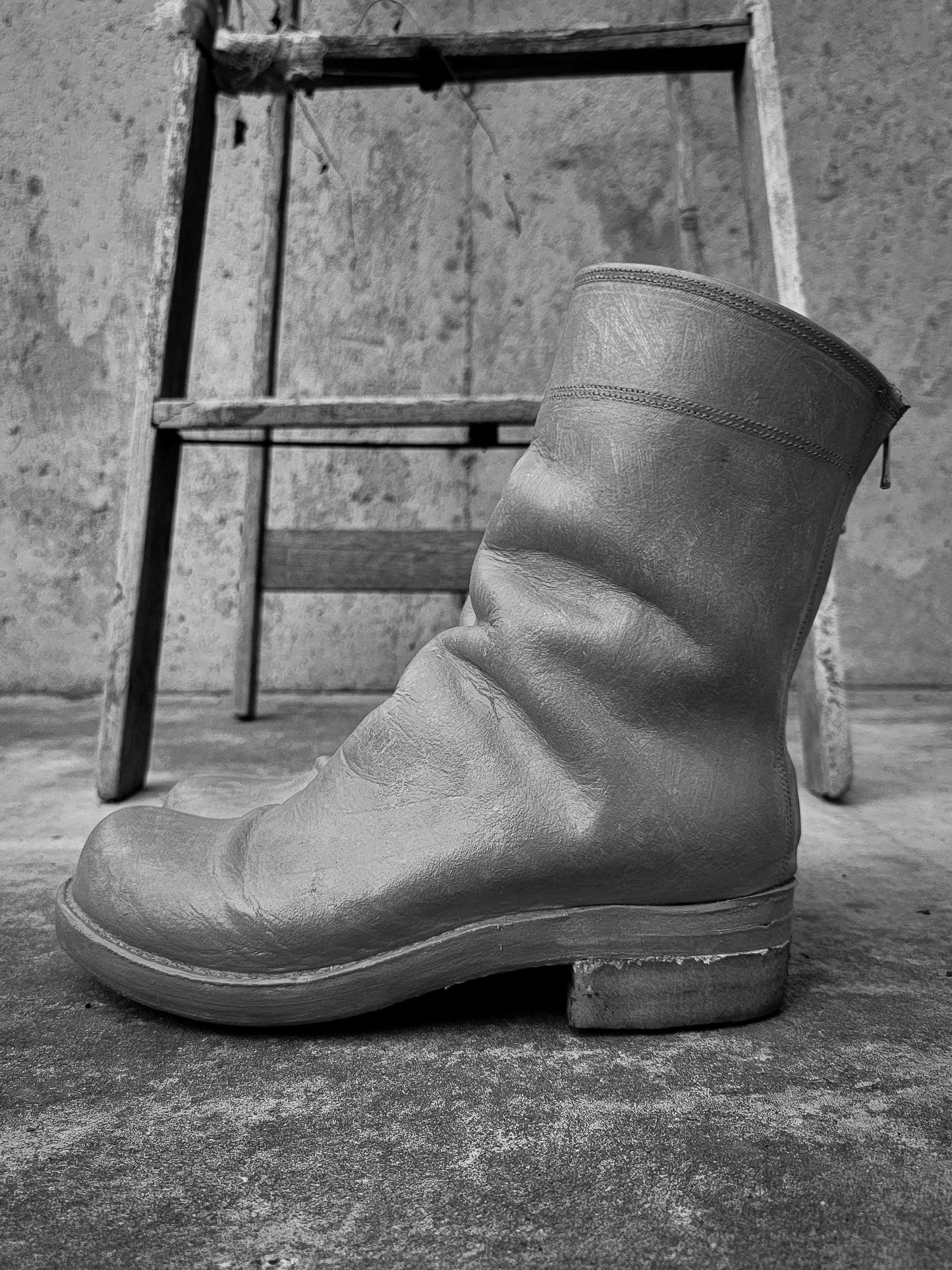 R004: Customer Designed Style (Continuous Wholecut)