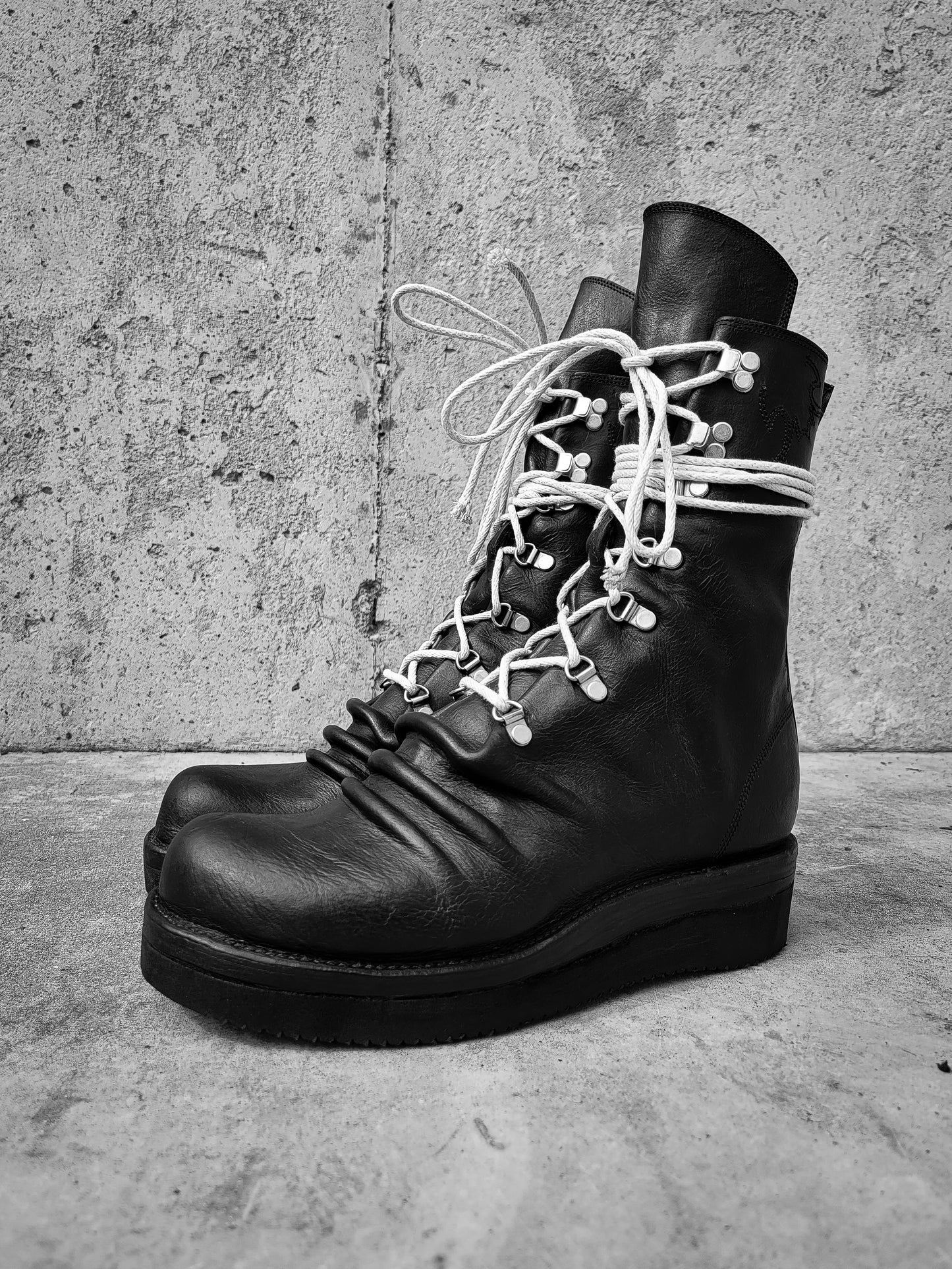 R008 Wholecut: Customer Designed Style