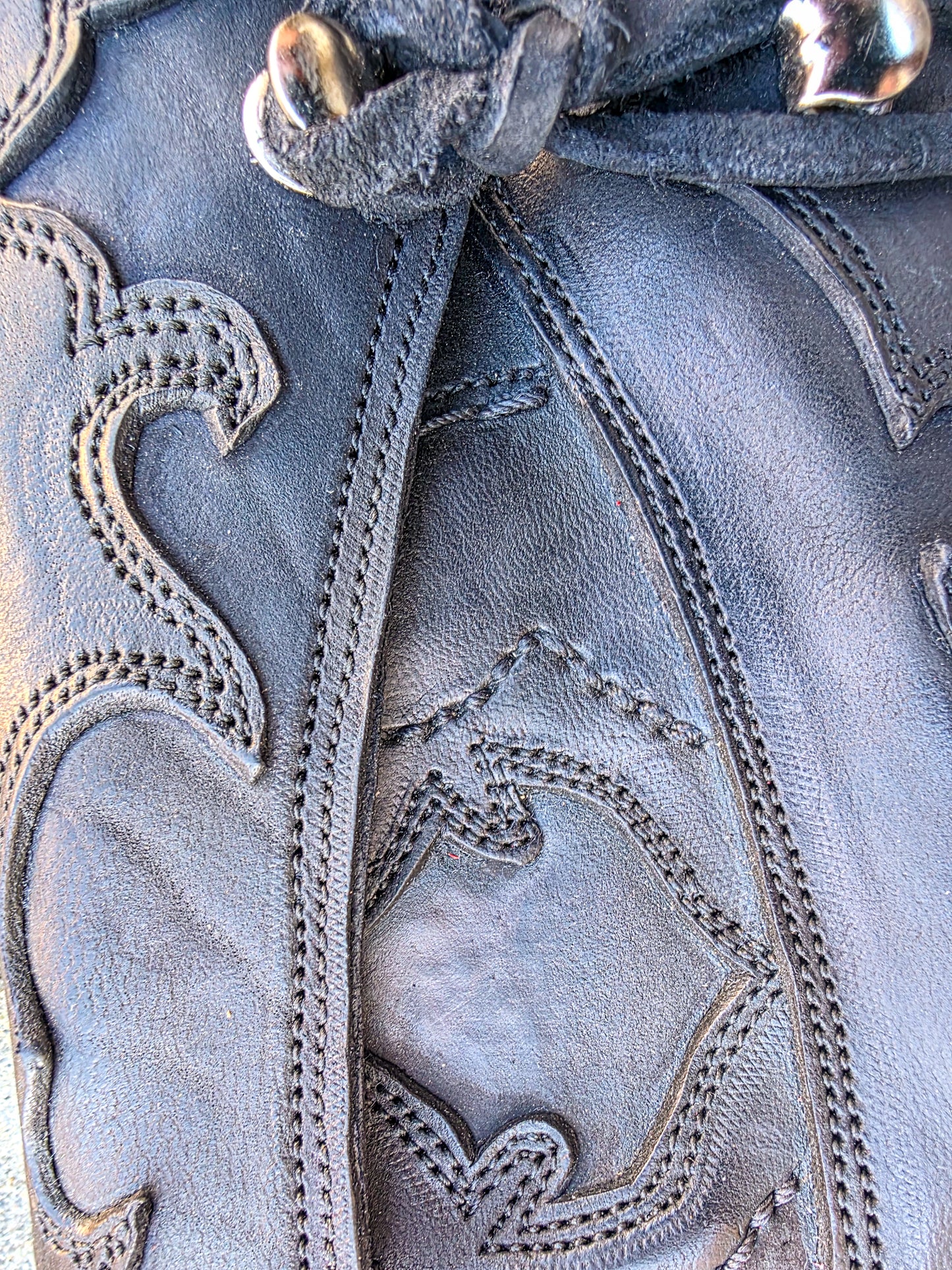 00WSC in HorseRump: Black Smooth (Exact Bag)