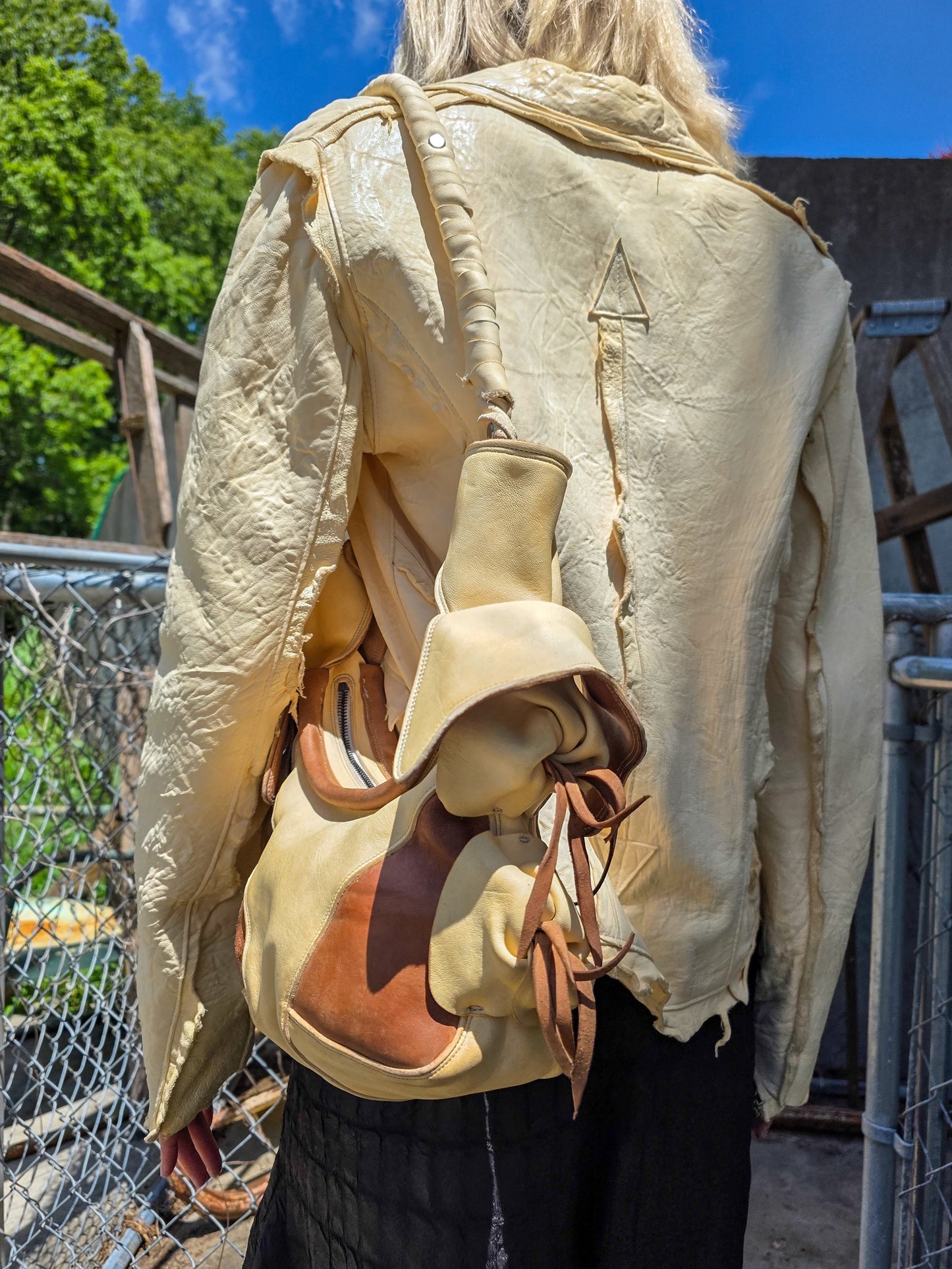 00WSB in Dirty White/Aged Straw HorseShouldler and Natural Vegtan HorseRump